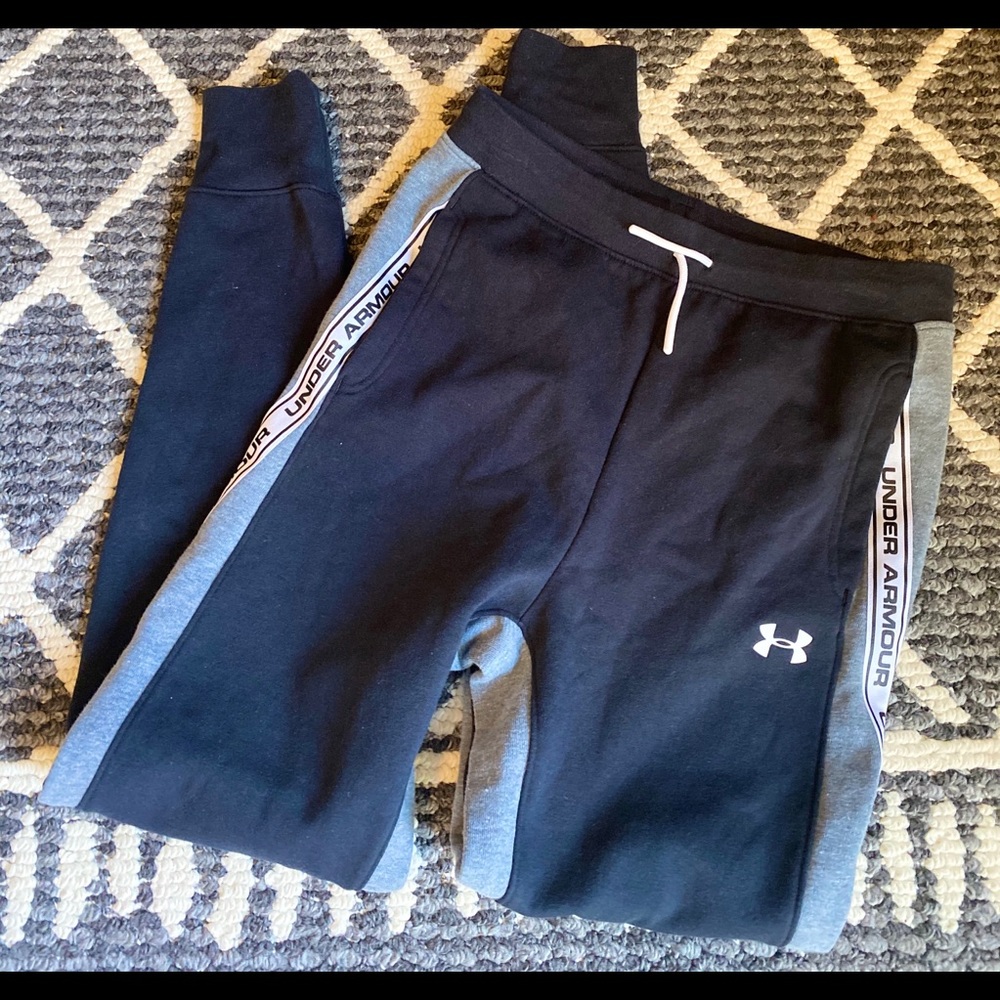 UA girls joggers